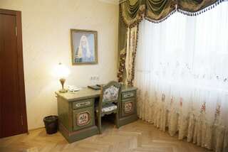 Гостиница Даниловская Москва Люкс с кроватью размера «king-size»-11