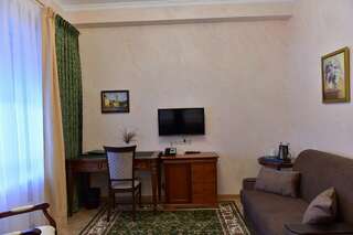 Гостиница Даниловская Москва Полулюкс улучшенный-4