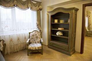 Гостиница Даниловская Москва Люкс с кроватью размера «king-size»-12